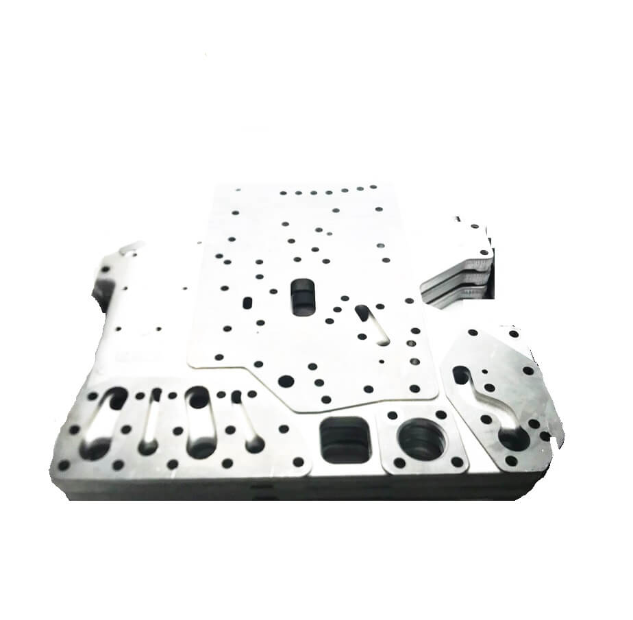 Volvo OIL DISTRIBUTOR 15170878